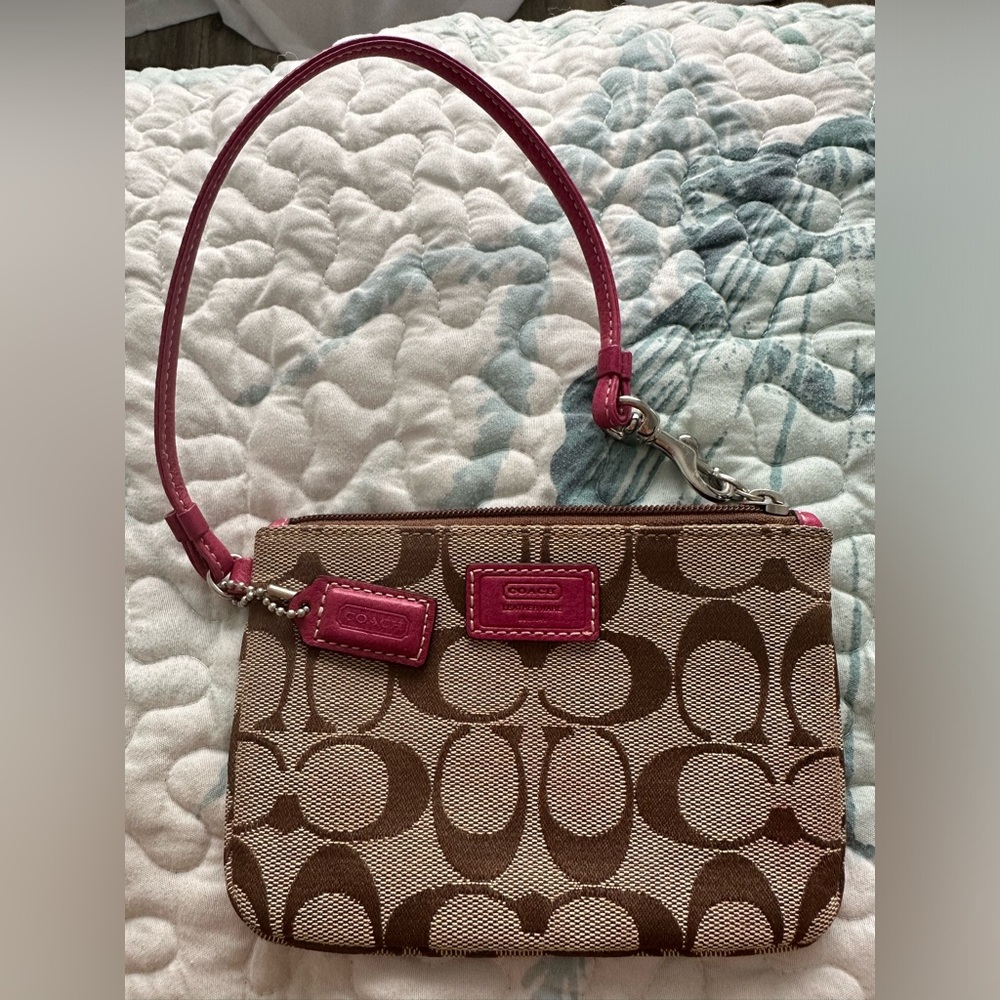 PREOWNED COACH WRISTLET BROWN PINK ACCENT ZIP TOP